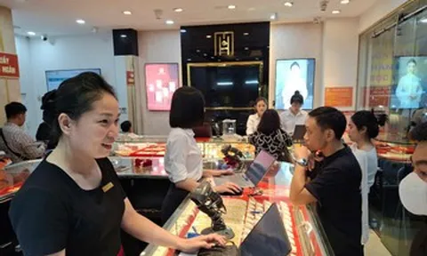 Giá vàng ‘bốc hơi’ hơn 36 triệu đồng/lượng, thời kỳ dễ kiếm lời đang khép lại