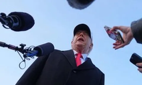 Ông Donald Trump yêu cầu Israel "dừng tay" sau đòn trả đũa của Iran