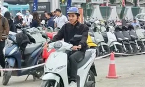 Hà Nội dự chi hơn 1.000 tỷ hỗ trợ người nghèo chuyển đổi xe điện