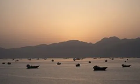 Mở chiến dịch sơ tán 11.000 thủy thủ mắc kẹt tại eo biển Hormuz