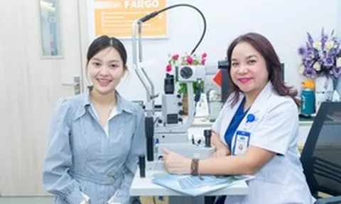 Mùa hè của những cột mốc: Tốt nghiệp, nhập học và thoát cận