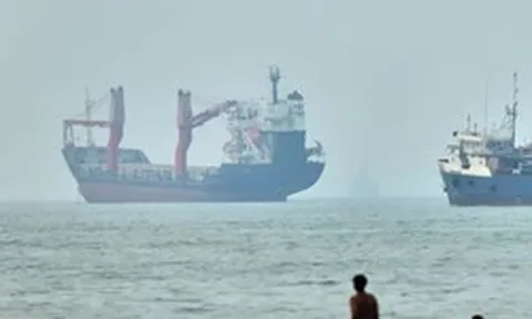 Iran nêu điều kiện mở lại eo biển Hormuz