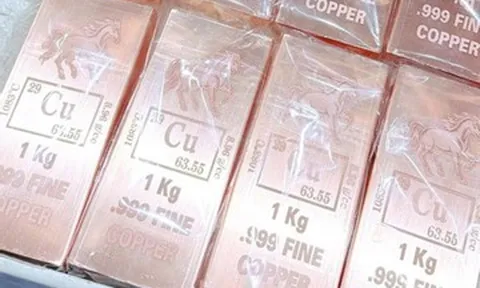 Giá đồng ‘sập’ hơn 50%, nhà đầu tư vỡ mộng ôm đồng thỏi chờ kiếm lời
