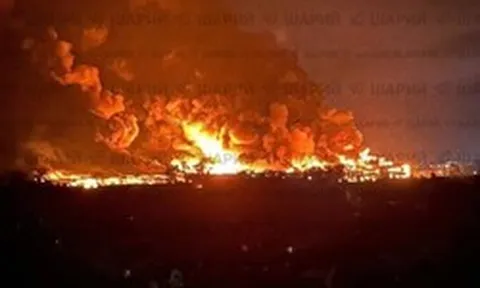 Hàng chục tên lửa dội xuống Kiev trong đợt tập kích rạng sáng