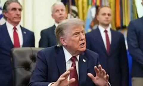 Báo Mỹ: Tổng thống Trump chỉ thị tạm hoãn các cuộc tấn công Iran do cạn kiệt tên lửa đánh chặn