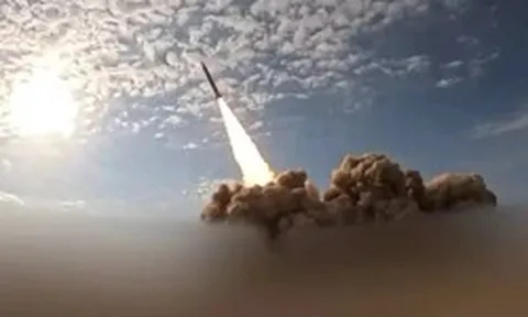 Iran tuyên bố phá huỷ 11 máy bay quân sự của Mỹ