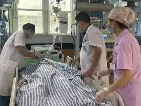 Nam thanh niên 30 tuổi tử vong sau 2 tiếng làm việc giữa nắng nóng, bác sĩ cảnh báo thói quen "cực độc"