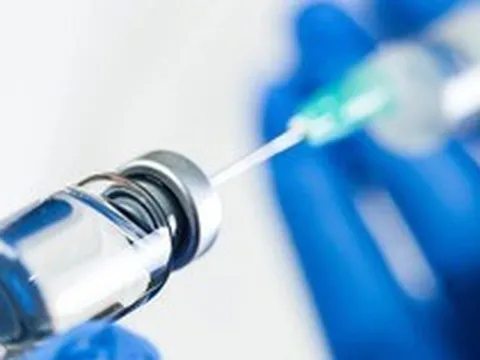 Vaccine đầu tiên do AI thiết kế hoàn toàn được thử nghiệm trên người, mở ra hy vọng ngăn chặn đại dịch tương lai