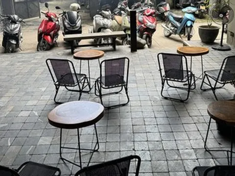 Chi trăm triệu làm khu ngồi ngoài trời, chủ quán cà phê rơi vào cảnh trớ trêu
