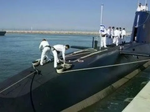 Israel triển khai tàu ngầm thường trực áp sát căn cứ của Houthi