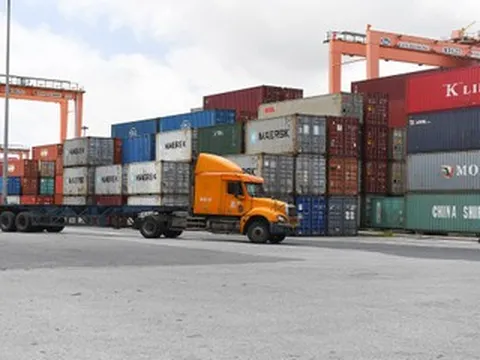 Bộ Tài chính lý giải nguyên nhân Việt Nam nhập siêu hơn 15 tỷ USD