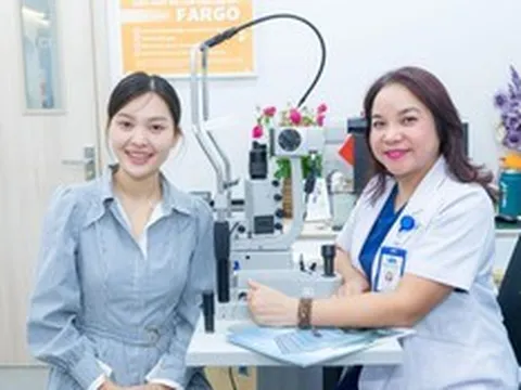 Mùa hè của những cột mốc: Tốt nghiệp, nhập học và thoát cận