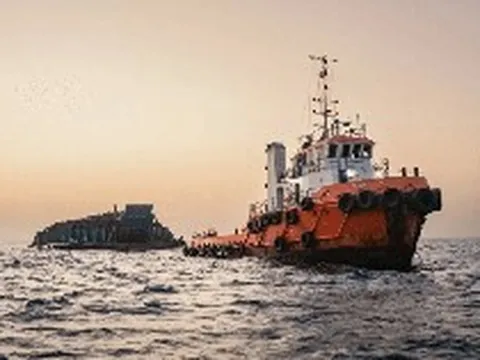 Giá dầu thủng mốc 70 USD/thùng, tàu ‘nườm nượp’ qua eo biển Hormuz: Nỗi ám ảnh về xung đột Iran đã bị bỏ lại phía sau?