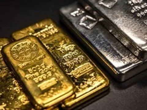 Vàng mất mốc 4.000 USD, bạc thủng 60 USD: Chuyên gia nói gì về ánh hào quang của kim loại quý?