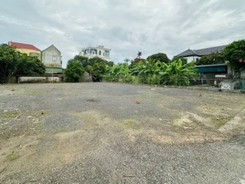 Mua 5 thửa đất quá 30 ngày mới sang tên, vợ chồng cùng bị xử phạt 5 lần