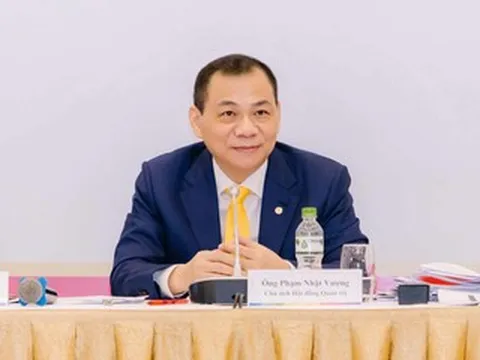 Đại gia trúng 'đất vàng' bỏ cọc; ông Phạm Nhật Vượng là cổ đông của LPBank