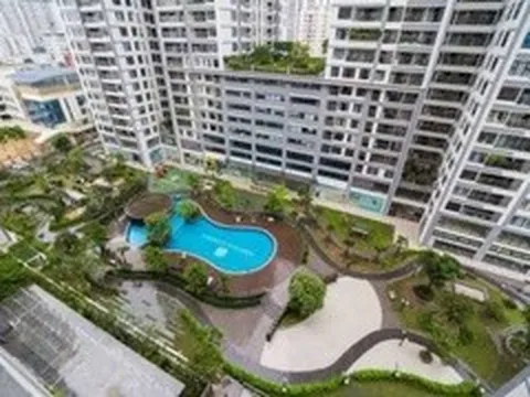 Chung cư cao cấp ở Hà Nội ngập mùi rác thải, người dân khốn khổ