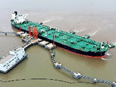 Loạt ‘ông trùm’ châu Âu âm thầm thu về gần 4 tỷ USD nhờ Nga
