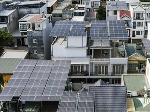 Thông tin mới về cơ chế hỗ trợ tiền cho hộ dân lắp điện mặt trời mái nhà