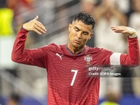 FIFA cập nhật xếp hạng cầu thủ World Cup: Messi không có ngôi đầu, Ronaldo văng khỏi top 50