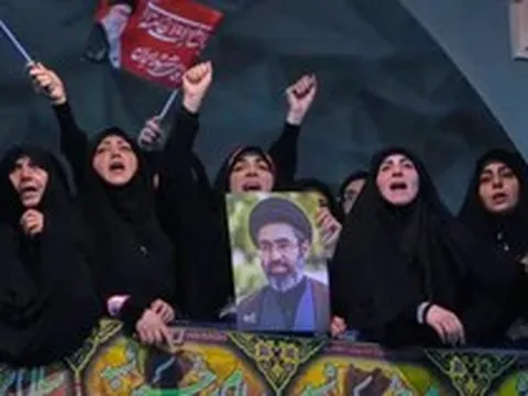 Iran đe dọa chặn toàn bộ xuất khẩu năng lượng Trung Đông
