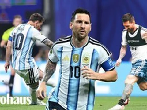 Chiếc áo lót gắn đầy cảm biến, mạch điện của Messi