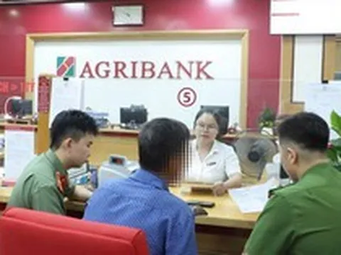 Nhận nhiều cuộc gọi từ đầu số +8477, người đàn ông SN 1985 vội đến Agribank giao dịch 120 triệu đồng: Công an lập tức có mặt tại ngân hàng