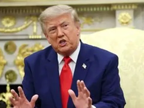 Tổng thống Trump tuyên bố Mỹ sẽ sớm tấn công 'pháo đài ngầm' Pickaxe của Iran